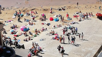 Accommodatie ligt op het strand, ligstoelen