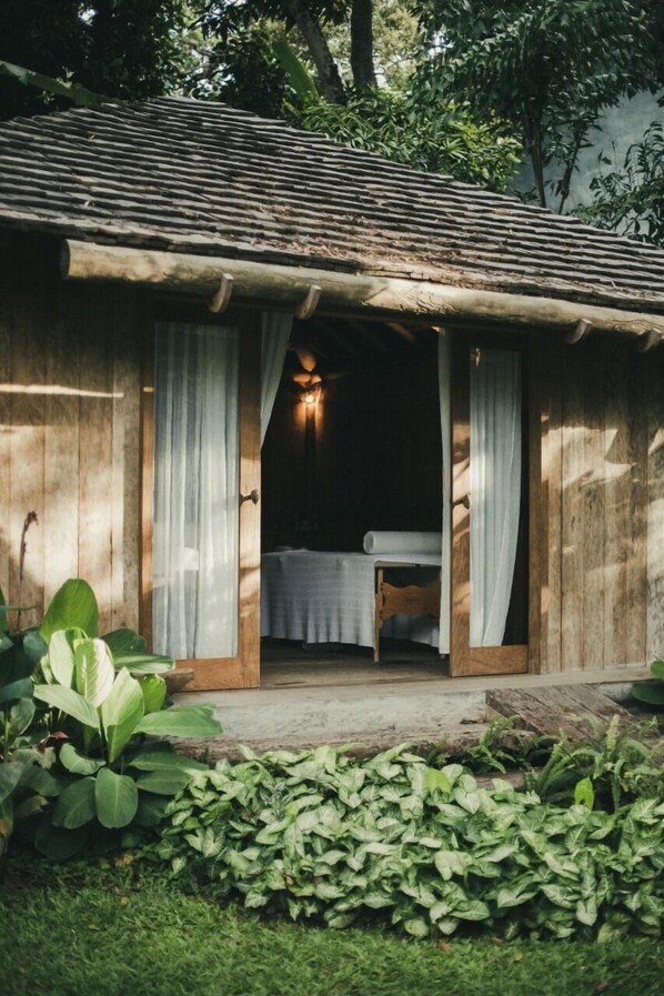 热石按摩、深层组织按摩、产前按摩、泰式按摩、运动按摩、身体磨砂