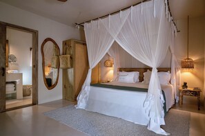 Luxe beddengoed, donsdekens, een minibar, een kluis op de kamer
