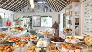 Desayuno buffet incluido todos los días