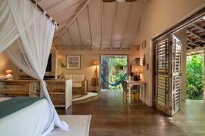 Minibar, in-room safe, free WiFi, bed sheets - Pousada Capim Santo Trancoso (Porto Seguro)