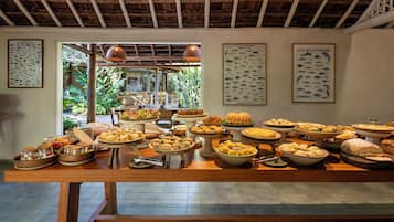 Desayuno bufé gratuito y diario