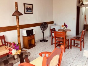 Standard Double Room | Living area | 32-inch flat-screen TV with cable channels, TV - Amotape (Zorritos)