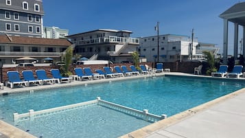 Piscine extérieure, piscine chauffée