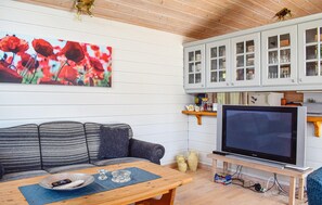 TV, fireplace, DVD player - Awesome home in Fister with WiFi (Fister)
