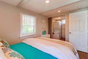 1 habitación, tabla de planchar con plancha, wifi gratis y ropa de cama 