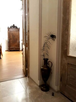 Interior - Art House Petunia-The place where you feel real taste of old Tbilisi style! (Dzveli Tbilisi)