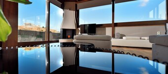 Karyatis Luxury Maisonette by K&K