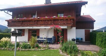 Rieder Theresia - Ferienwohnung Auracher Kepfal