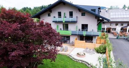 Wheelchair-accessible garden suite with terrace - Landgasthof Hotel Aichingerwirt *** superior