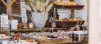 Wheelchair-accessible garden suite with terrace - Landgasthof Hotel Aichingerwirt *** superior