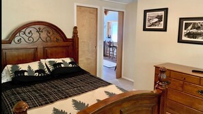 4 bedrooms, desk, iron/ironing board, WiFi