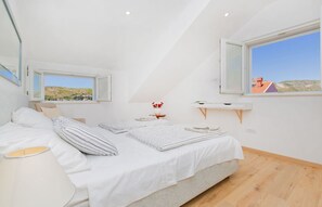 3 bedrooms, iron/ironing board, WiFi, bed sheets - Apartment Marivo duplex apartment (Mlini)