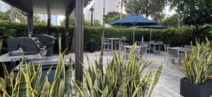 Outdoor dining - Golden Bay 608, (Sunny Isles Beach)