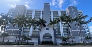 Exterior - Golden Bay 608, (Sunny Isles Beach)