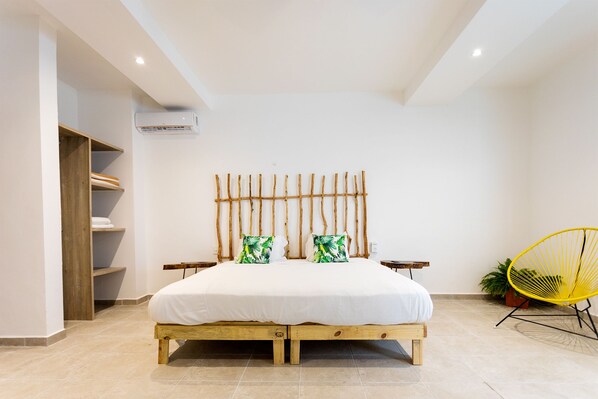 獨特裝潢、書桌、遮光布/窗簾、熨斗/熨衣板