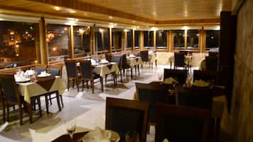 Petit déjeuner buffet compris tous les jours