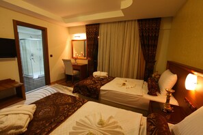 1 sovrum, sängtillbehör av högsta kvalitet och duntäcken