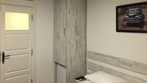 Habitació doble urbana, vistes al mar | Equipament de l'habitació