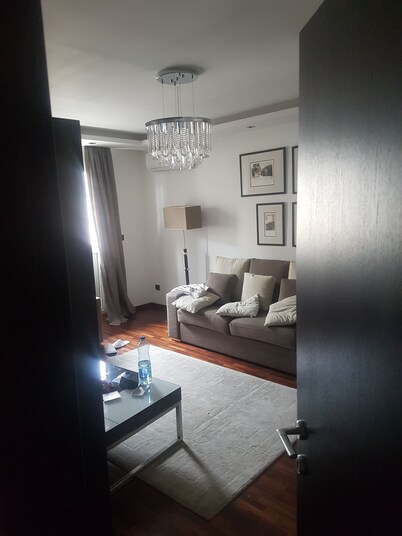 5 stars luxury home.