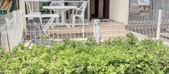 Apartamento con aire acondicionado y jardín, cerca de Termas y comercios