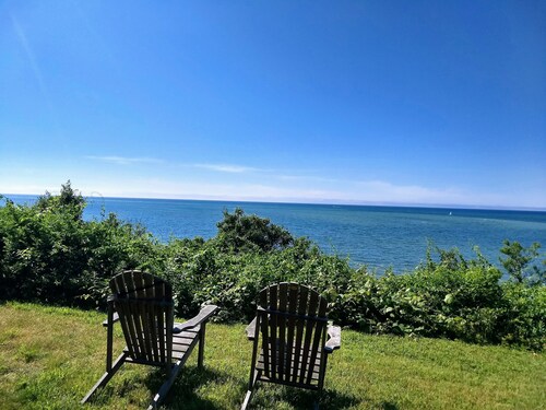 PRIVATE BEACHFRONT,  Watch sunset over the bay. Amazing beach 360 ft long!