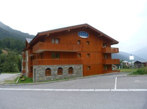 Exterior - Apartment 6 pers with WIFI near slopes (Lanslevillard)