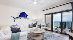 Télévision à écran plat, lecteur de DVD