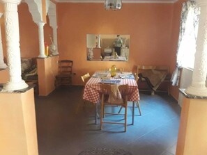 Dining - House in Calm Area and Everything is close to you (Marrakech)