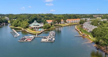 Lake Norman Dream Condo! 1st Floor, Lake View Lake Norman Vacation Rental