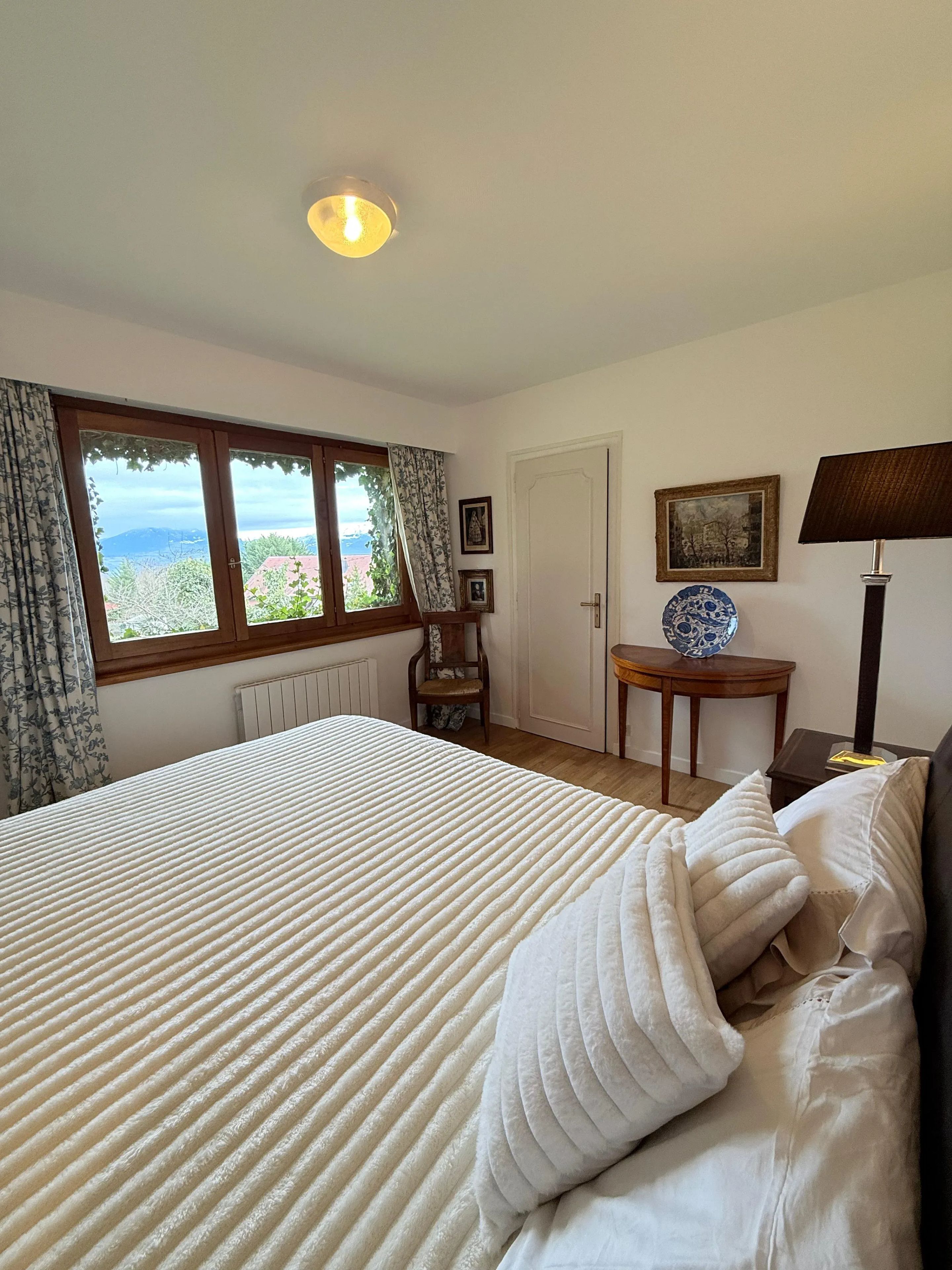 2 chambres, bureau, fer et planche à repasser, accès Internet