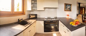Coffee/tea maker, fridge, microwave, oven - Homerez - House in Reignier-Esery (Reignier-Esery)
