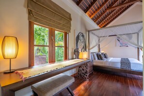 3 bedrooms, desk, iron/ironing board, WiFi