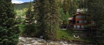Cozy, Creekside 3BR Vail Condo Ski/Summer Retreat Perfect for Families