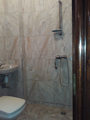 Free toiletries, hair dryer