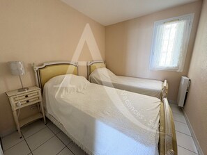 1 dormitori, planxa i posts de planxar i wifi gratuïta
