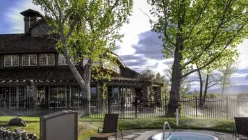 Bain à remous extérieur