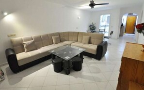 Flat-screen TV - Apartamento Ria Formosa - 2 bed rooms , 800 m from the Oura beach (Ria Formosa)