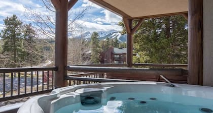 ** Uusi listaus ** Yksityinen kylpytynnyri, pesula ja autotalli, ilmainen WIFI