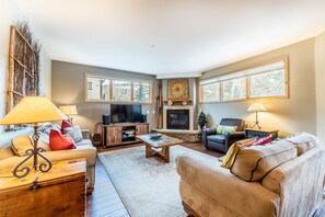 TV, fireplace - Private Hot Tub, Laundry & Garage, Short Walk to Main Street, Mountain Views (Breckenridge)