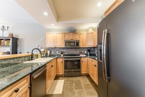 Fridge, microwave, oven, stovetop - Private Hot Tub, Laundry & Garage, Short Walk to Main Street, Mountain Views (Breckenridge)