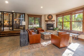 Interior - Private Hot Tub, Laundry & Garage, Short Walk to Main Street, Mountain Views (Breckenridge)