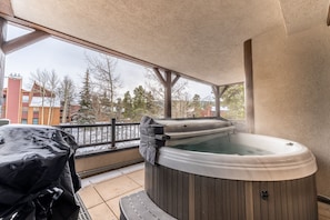 Bain à remous extérieur
