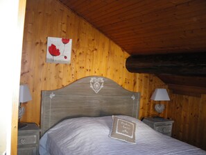 2 bedrooms, iron/ironing board, travel crib, free WiFi