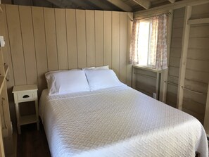 4 bedrooms, free WiFi, bed sheets