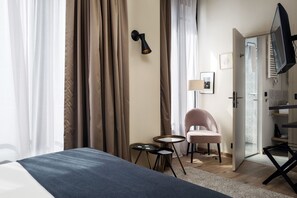 7 bedrooms, in-room safe, iron/ironing board, free WiFi