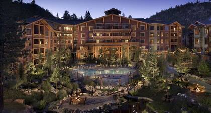 Remodeled Village Lodge Condo, 55" Smart 4k HDTV w/Netflix, ...