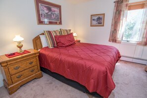 1 bedroom, iron/ironing board, free internet, bed sheets