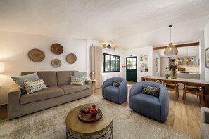 Villa Luxe, 2 chambres | Coin séjour | Télévision LED, Netflix, station d'accueil iPod