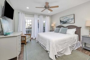 4 bedrooms, iron/ironing board, free WiFi, bed sheets - One of three cottages with a shared pool! (Saint Simons Island)